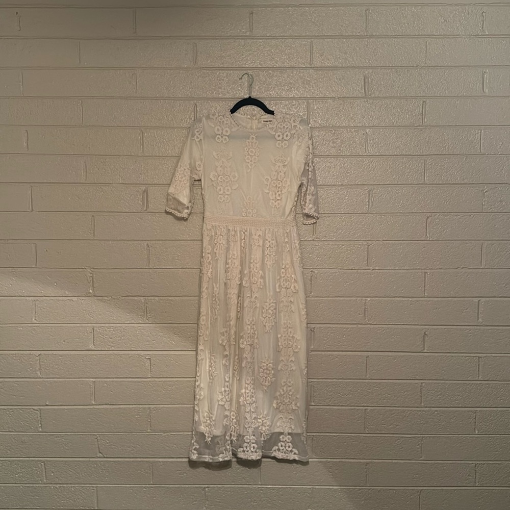 Off white Maxi Lace Dress Size M
